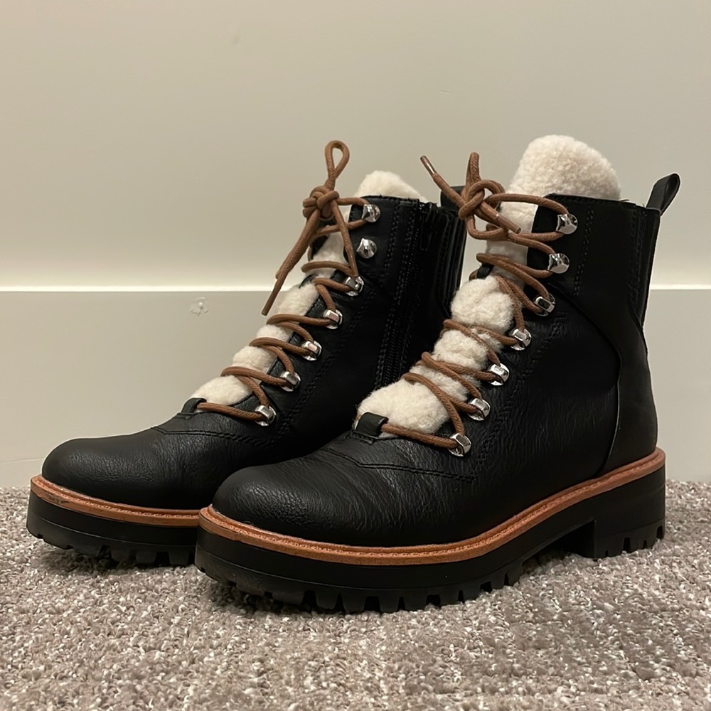 Indigo Girl boot, like Marc Fishers
